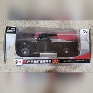 Maisto 1950 Chevrolet 3100 Pick Up Truck Diecast Vehicle